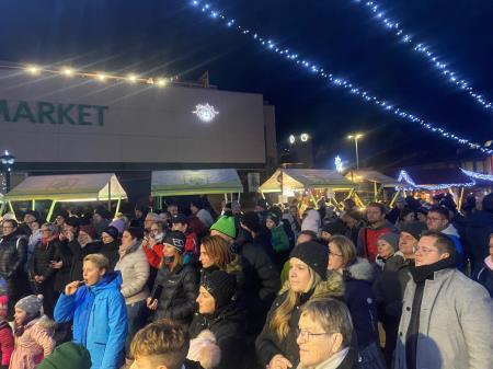 Praznični božično-novoletni bazar učencev OŠ Koroški jeklarji (3)